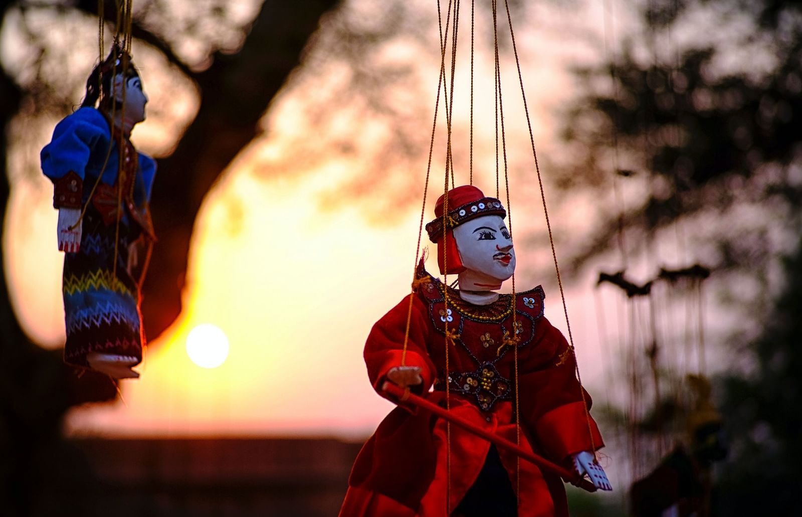Puppets dancing  by a thread in Mewar