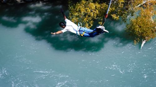 image of a person doing Bungee jumping in Goa from a height