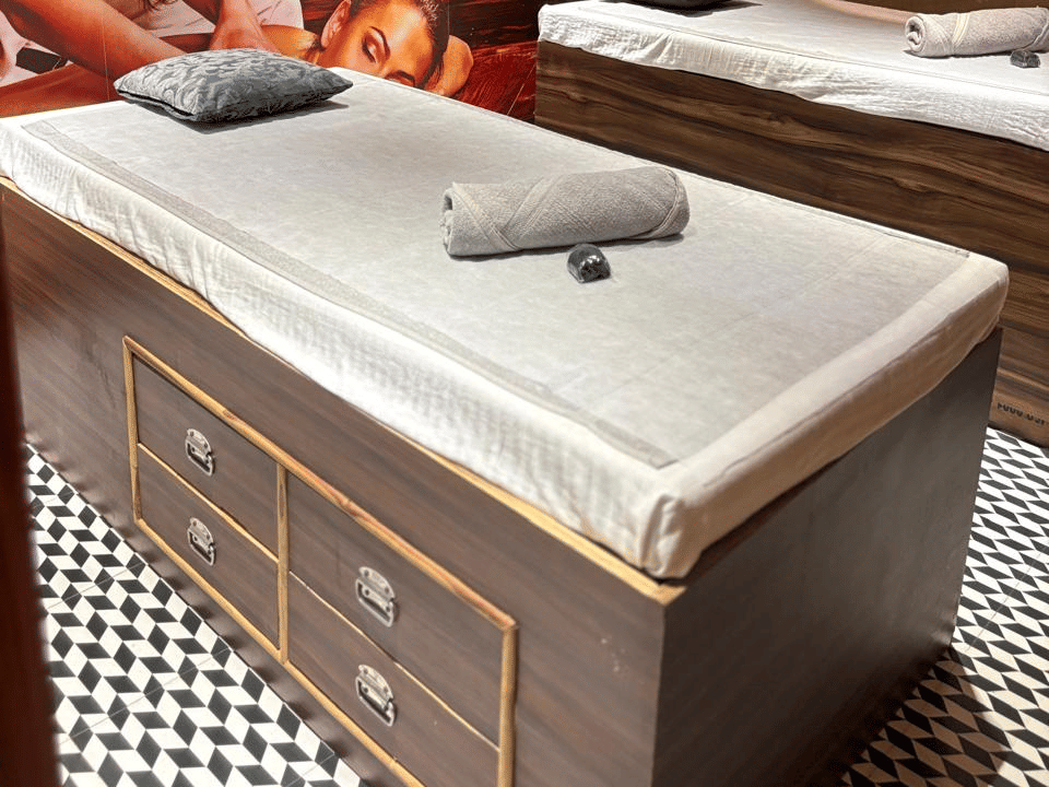 Skyline by Miraya, SKYN Spa, Fresh linen on the massage table