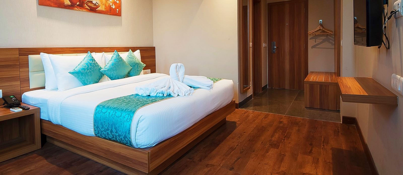 deluxe room with complimentary wifi 3