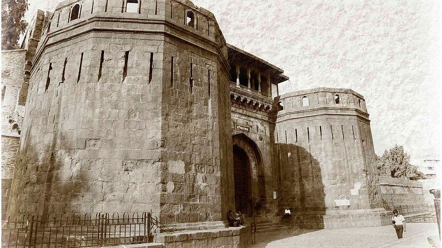 old rustic portrait of a fort in Pune