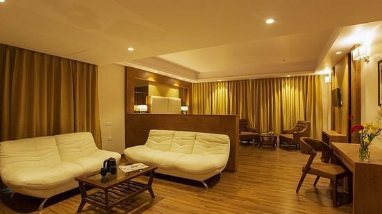 Presidential Suite With Bath Tub1