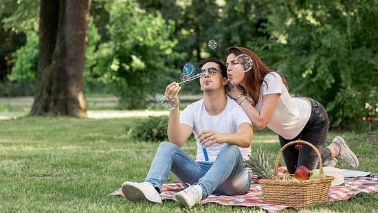 A couple on a picnic