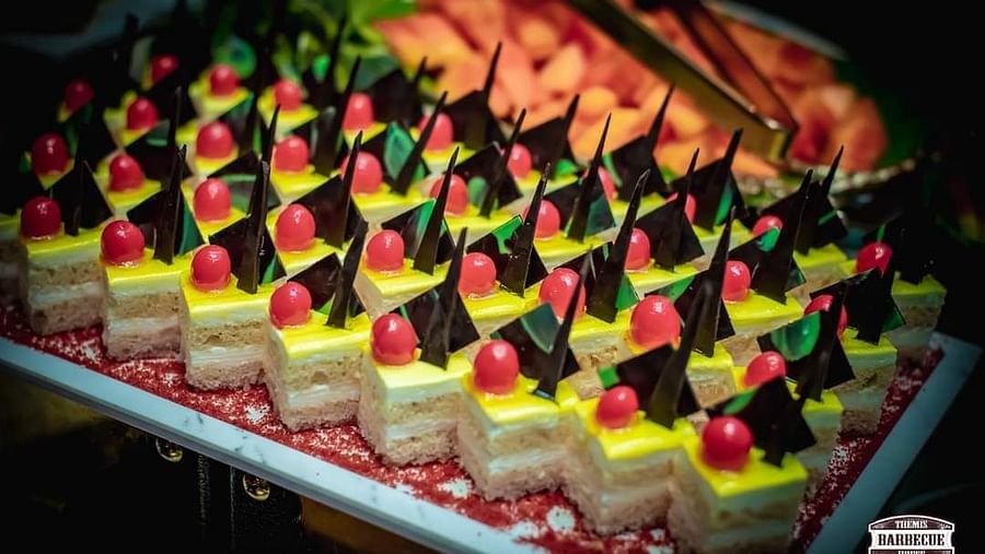 An image of pastries placed on a platter at Themis Barbecue House, NSP Pitampura