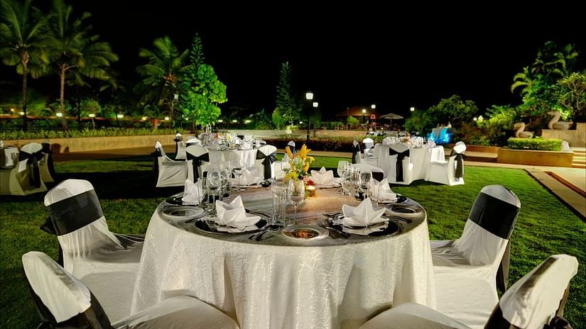 An image of a table surrounded by seats at Aquatica