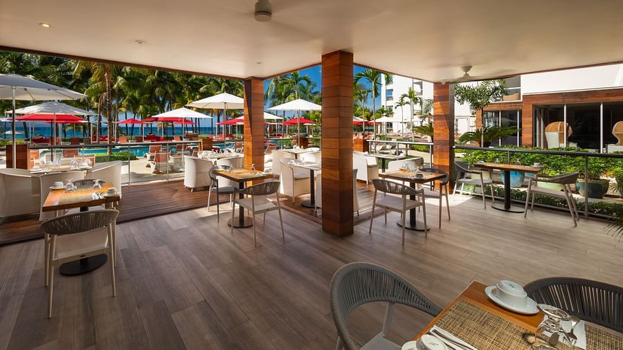 An image of a deck perfect for a causal dinner in Jamaica - S Hotel Montego Bay, Jamaica
