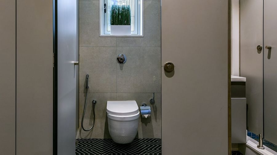 dormitorytoilet