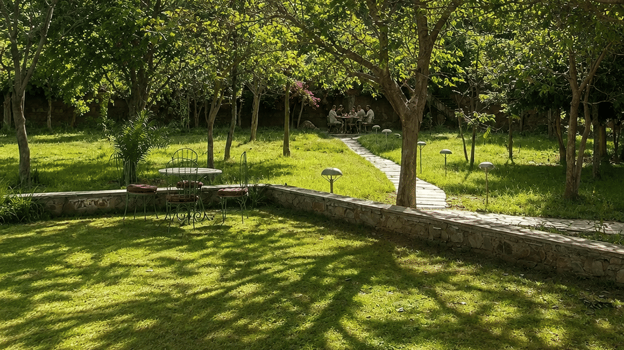 Outdoor Lunch-Gardens