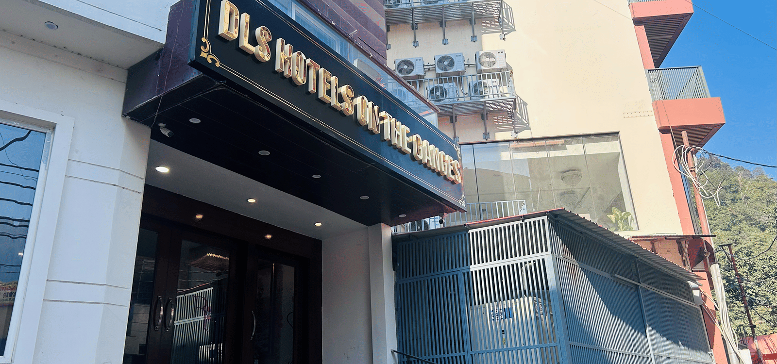 DLS Hotels on the Ganges | Hotel near Ram Jhula | Hotel in Tapovan