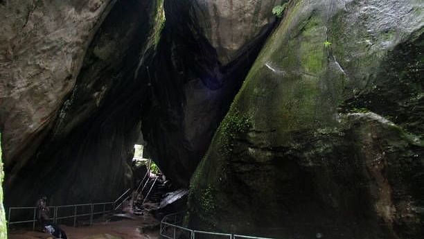 Edakkal cave entrance (1)