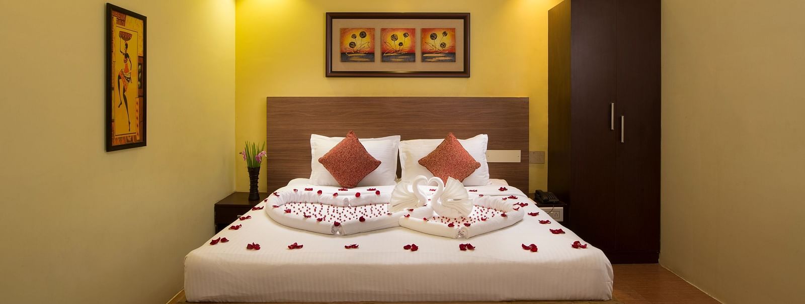 Avocado room with a double bed