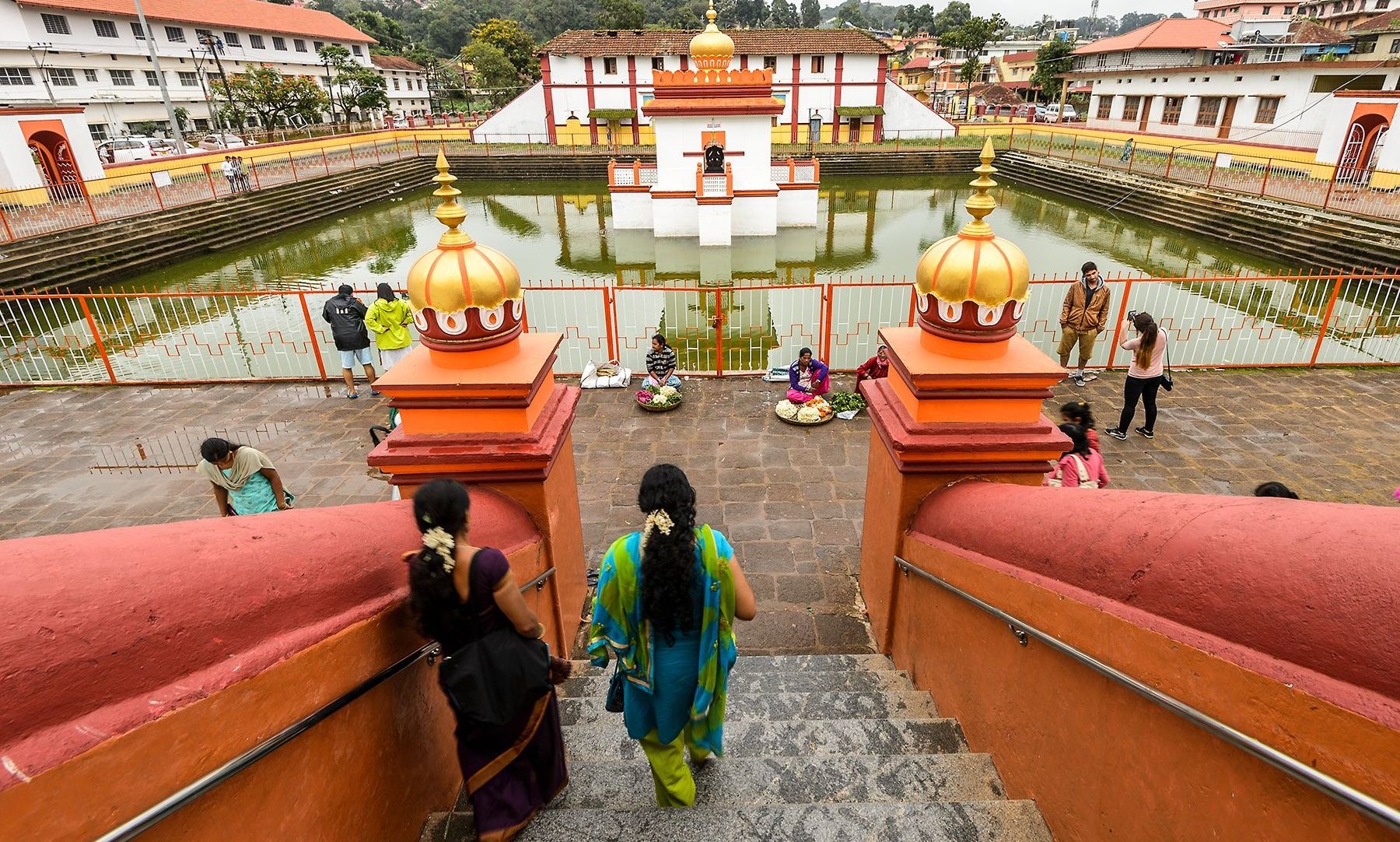 Omkareshwara Temple in Coorg with a pond.