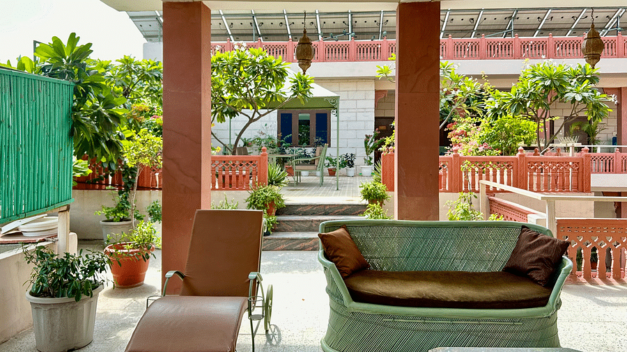 Sit Out Patio - 1