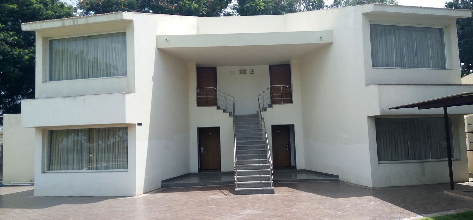 Cottage Room - Entrance