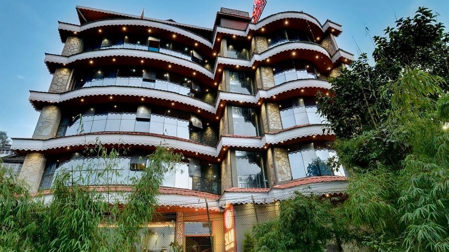 Hotel Facade front view - Sumi Queensyard, Darjeeling