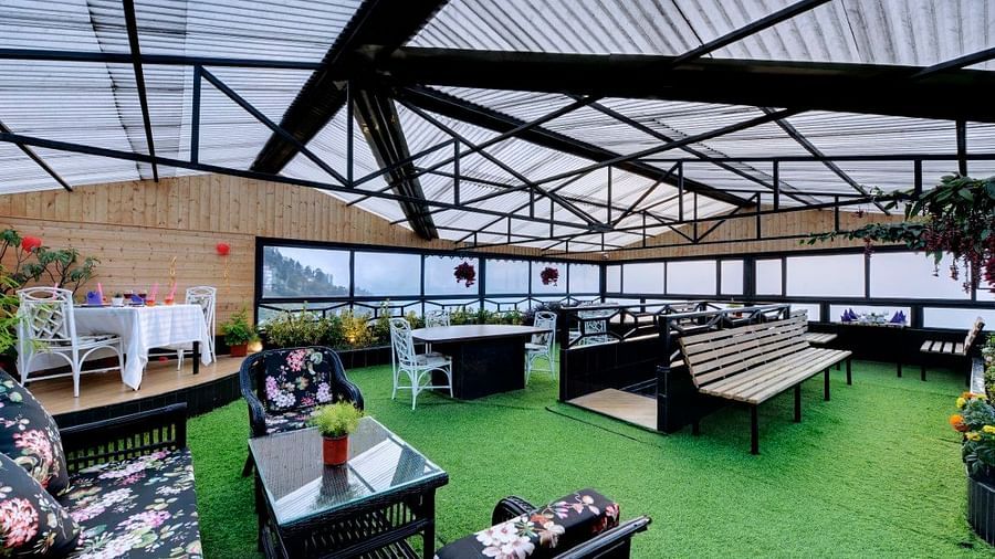 Lobby and sitting area of Sumitel Vista T.V Tower 