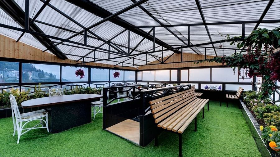 Lobby and sitting area of Sumitel Vista T.V Tower 