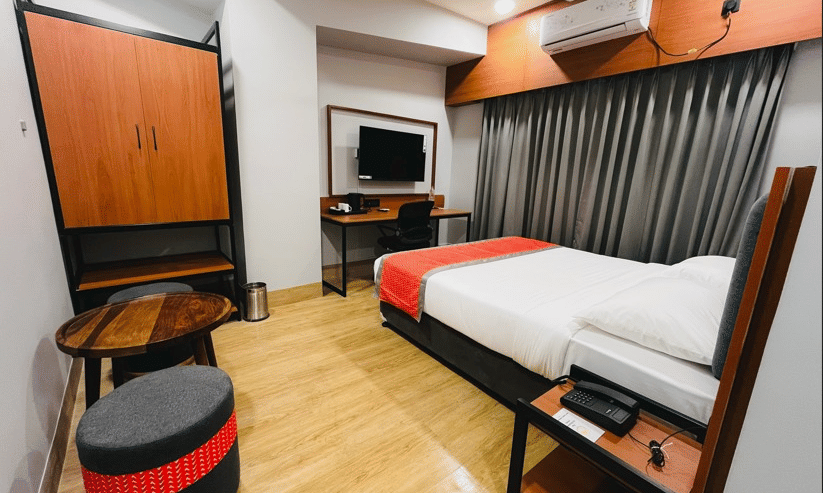 DLX Room 1