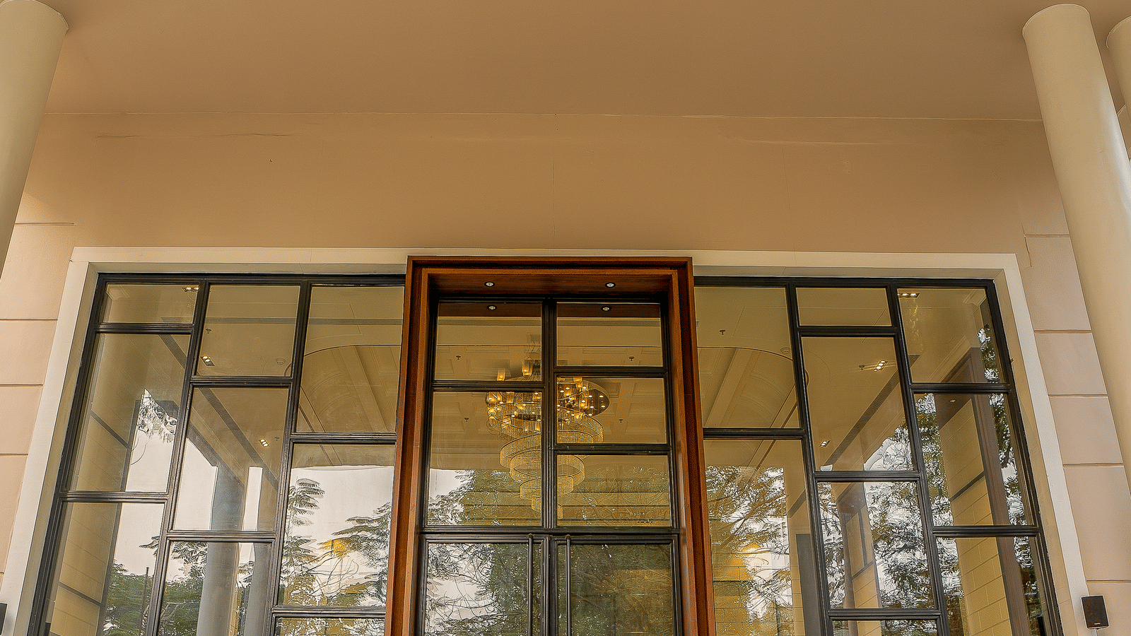 porte-cochere-entrance-columns