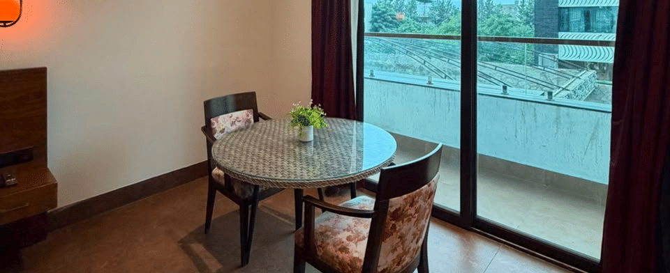 Club Premium Room, Balcony seating with city view