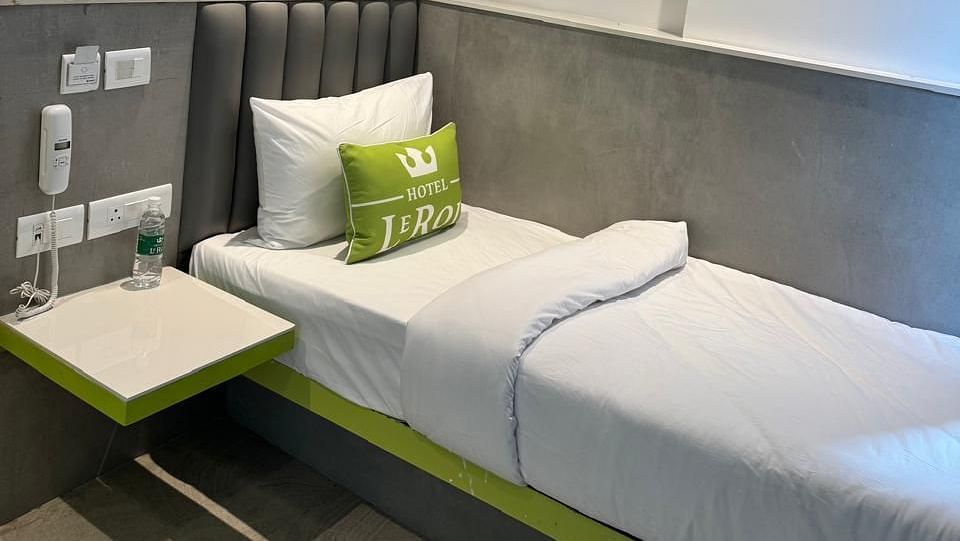 Picture featuring the interior side angle view of Single Deluxe room - Hotel Le ROI Express, Karol Bagh