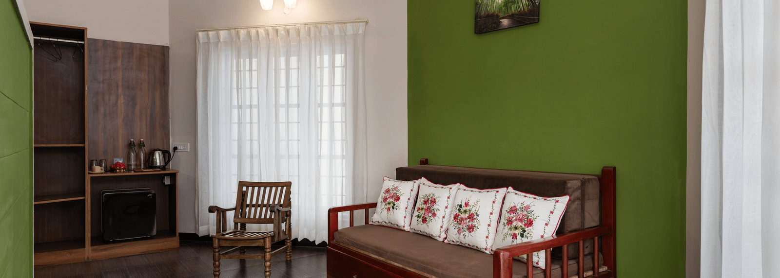 CottageLivingRoom