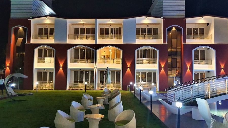 night view of the seating arrangements on the grass - VITS shanti solitaire, North Goa