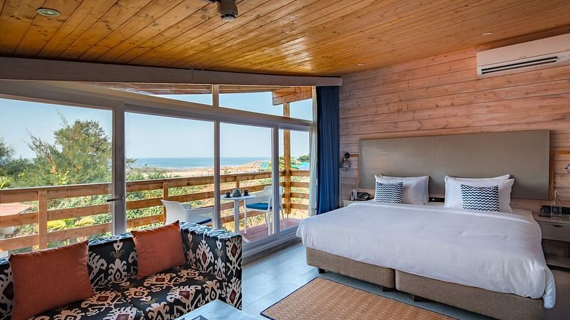 Living Room Chalet - The Living Room Beach Resort Morjim- 1st floor