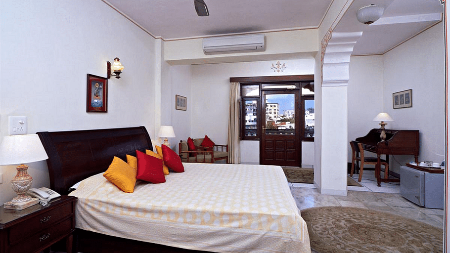 Deluxe Rooms Hotel Meghniwas Jaipur 1