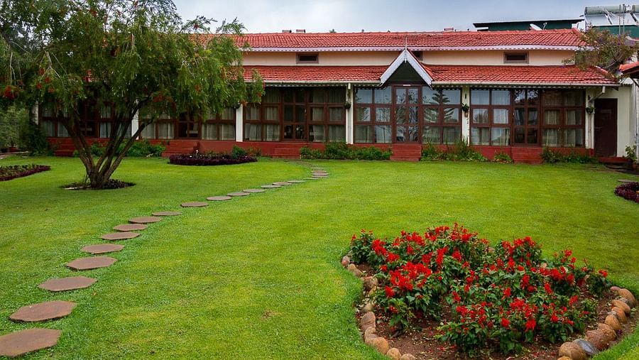 facade - sherlock in ooty