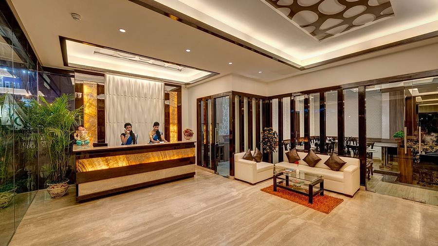 LOBBY 1