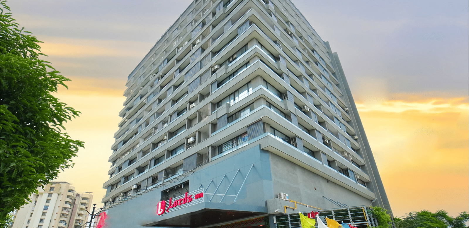Best Hotel near Rajkot Railway Station | Lords Inn Rajkot