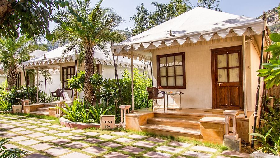The exterior of our tent rooms in Pushkar 