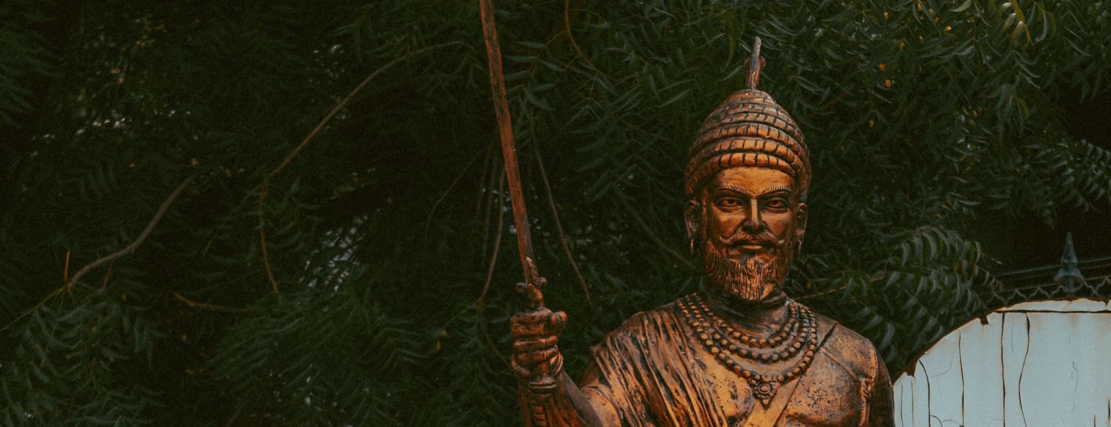 An overview of a bronze statue of Maharana Pratap near Maharana Pratap Museum.