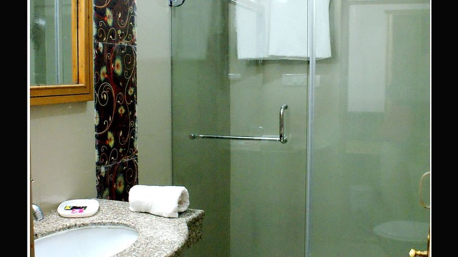 Hotel Jupiter, Manali Manali Bathroom