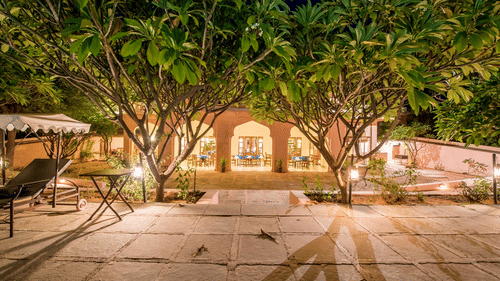 outside sitting area of the Hotel Dev Vilas' restaurant in Ranthambore