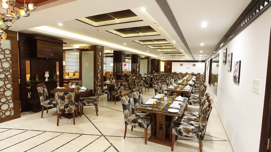 Restaurant Hotel Saffron Dehradun 2