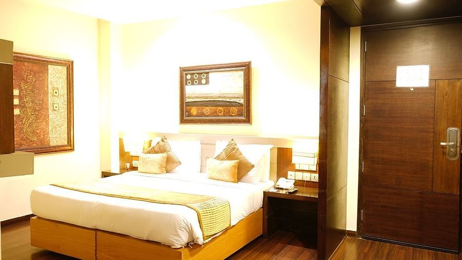 Club Premium Room featuring a bed at Shervani Nehru Place, New Delhi
