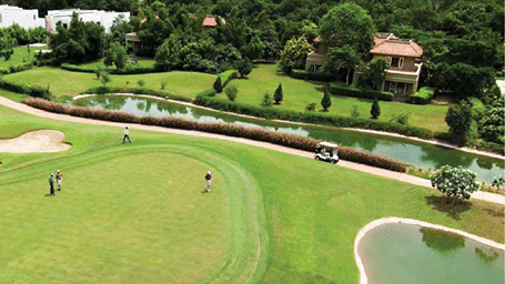 An aerial view of the golf course at Karma Lakelands.