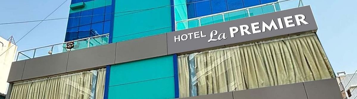 Facade image of Hotel La Premier 