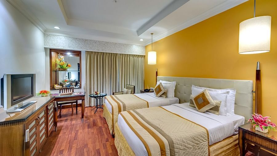 11 STANDARD ROOM