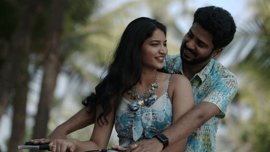 Romantic bicycle photoshoot in Chennai.