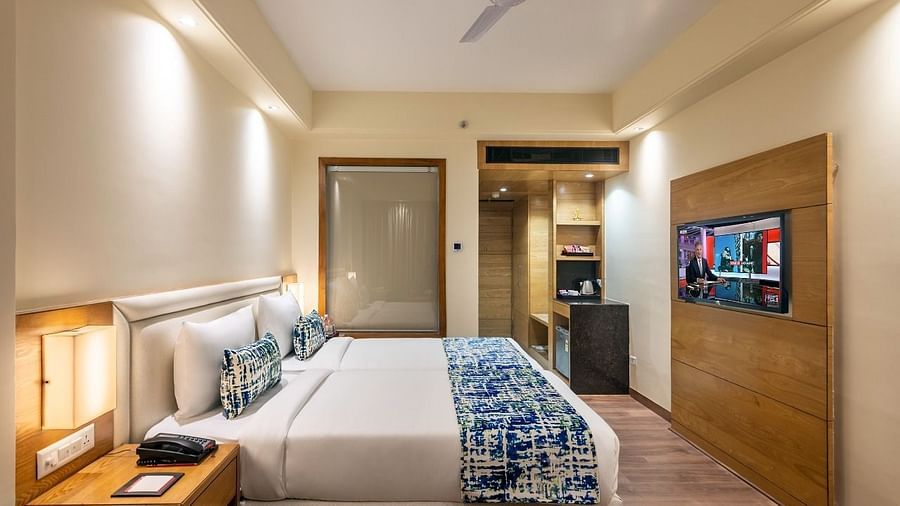 CLUB ROOM 4