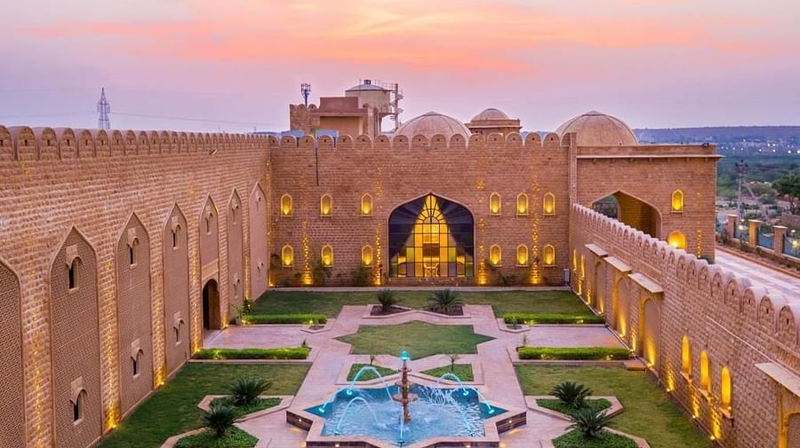 Courtyard Sairafort Sarovar Portico Jaisalmer 2, hotel in Jaisalmer