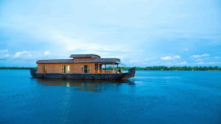 IMG-20190922-WA0019, Houseboats in Alleppey, luxury houseboats in Alleppey, premium houseboats in Alleppey, backwater cruise in Kerala, luxury houseboats in Alleppey, houseboat cruise in Alleppey, best houseboats in Kerala