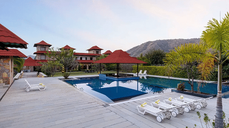 anandam-resort-udaipur-swimming-pool