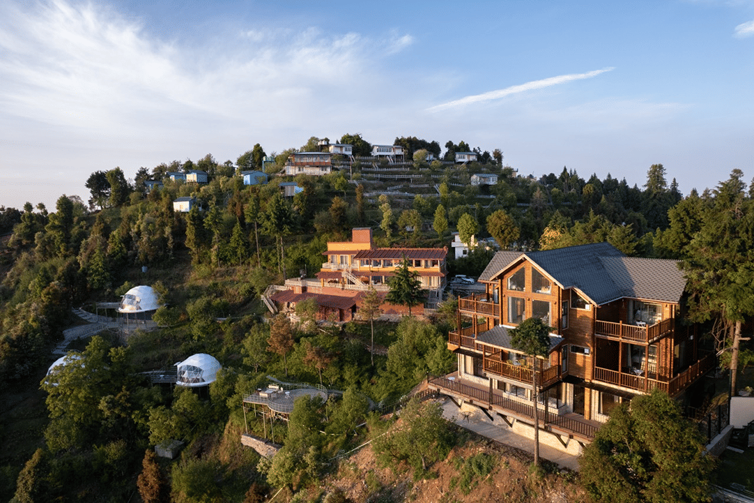 Avalon Cottages, Kanatal, set among forested hills