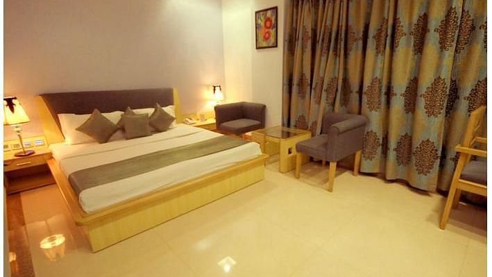 Hotel Malik Continental New Delhi And NCR 49280246