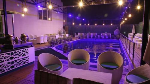 Blue liliy The suimming pool by Hotel 5 flowers