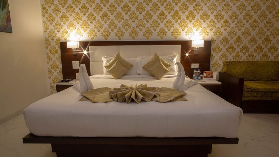 Club Room Hotel Kanha Shyam Prayagraj 2